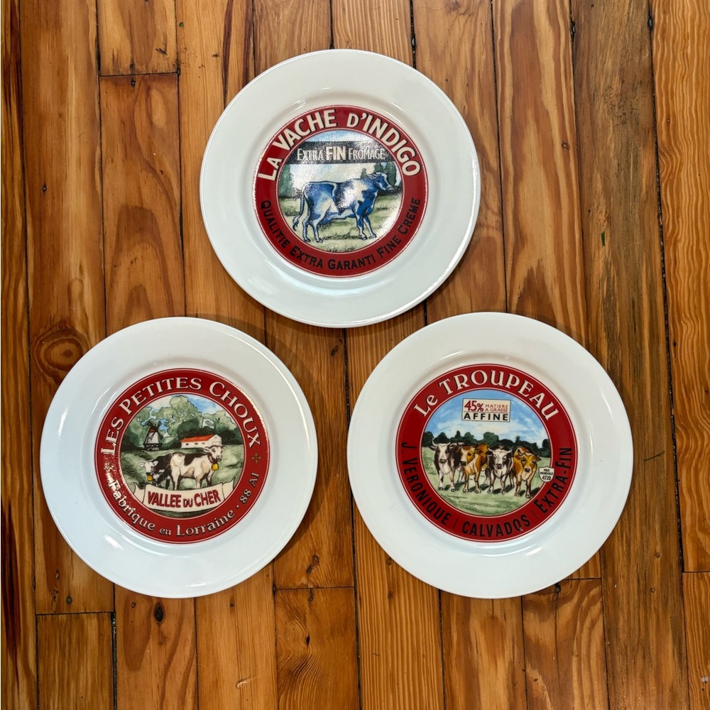 Restoration Hardware 8" Cheese Appetizer Plates 2003 Le Troupeau French Cows EUC